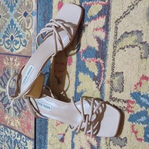 Steve Madden Abigail Sandal with box